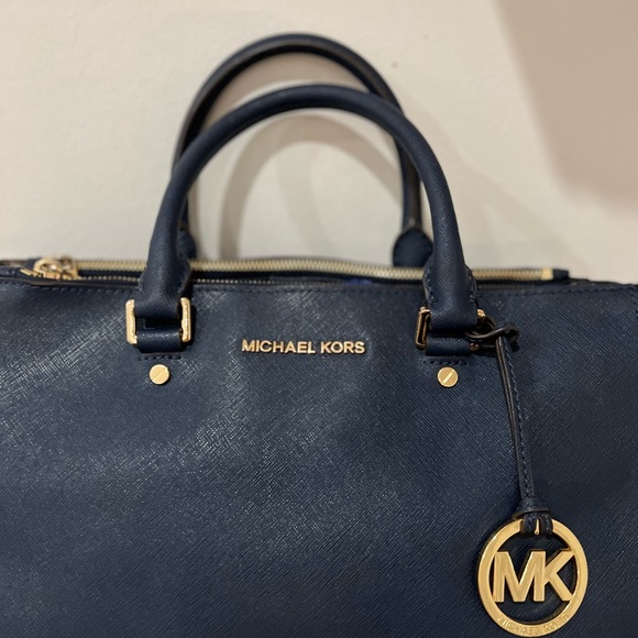 Michael Kors Saffiano Leather Bag - Picture 2 of 12